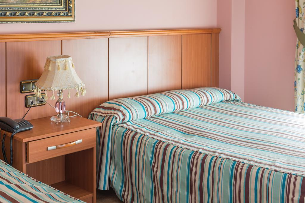 טורדסיאס Hotel Real De Castilla מראה חיצוני תמונה