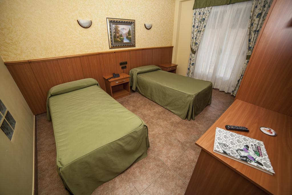 טורדסיאס Hotel Real De Castilla חדר תמונה