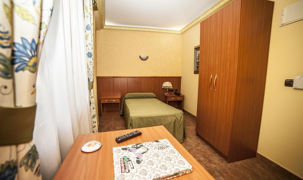 טורדסיאס Hotel Real De Castilla חדר תמונה