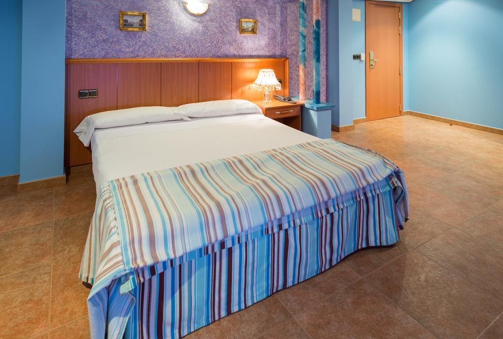 טורדסיאס Hotel Real De Castilla חדר תמונה