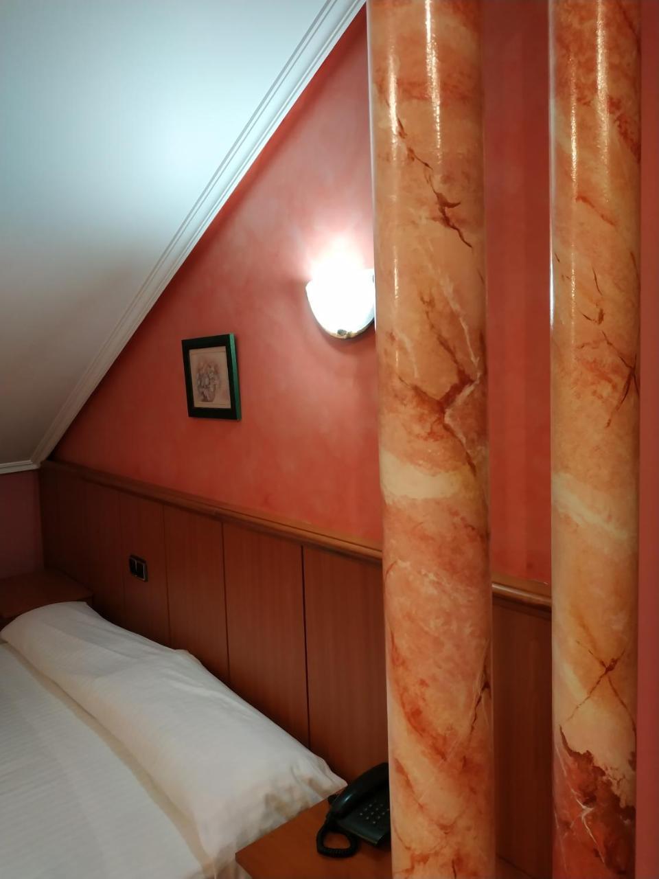 טורדסיאס Hotel Real De Castilla מראה חיצוני תמונה
