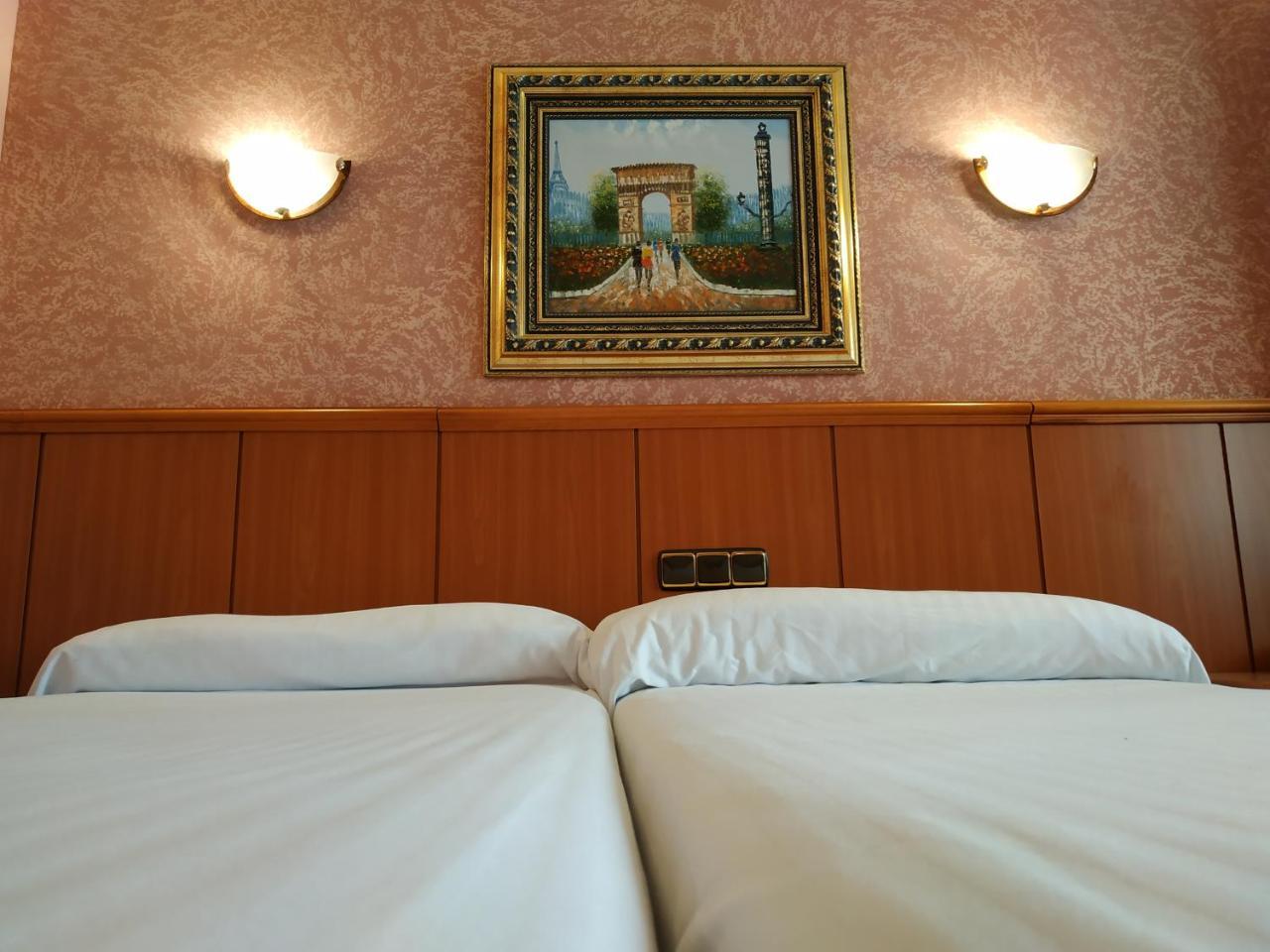טורדסיאס Hotel Real De Castilla מראה חיצוני תמונה