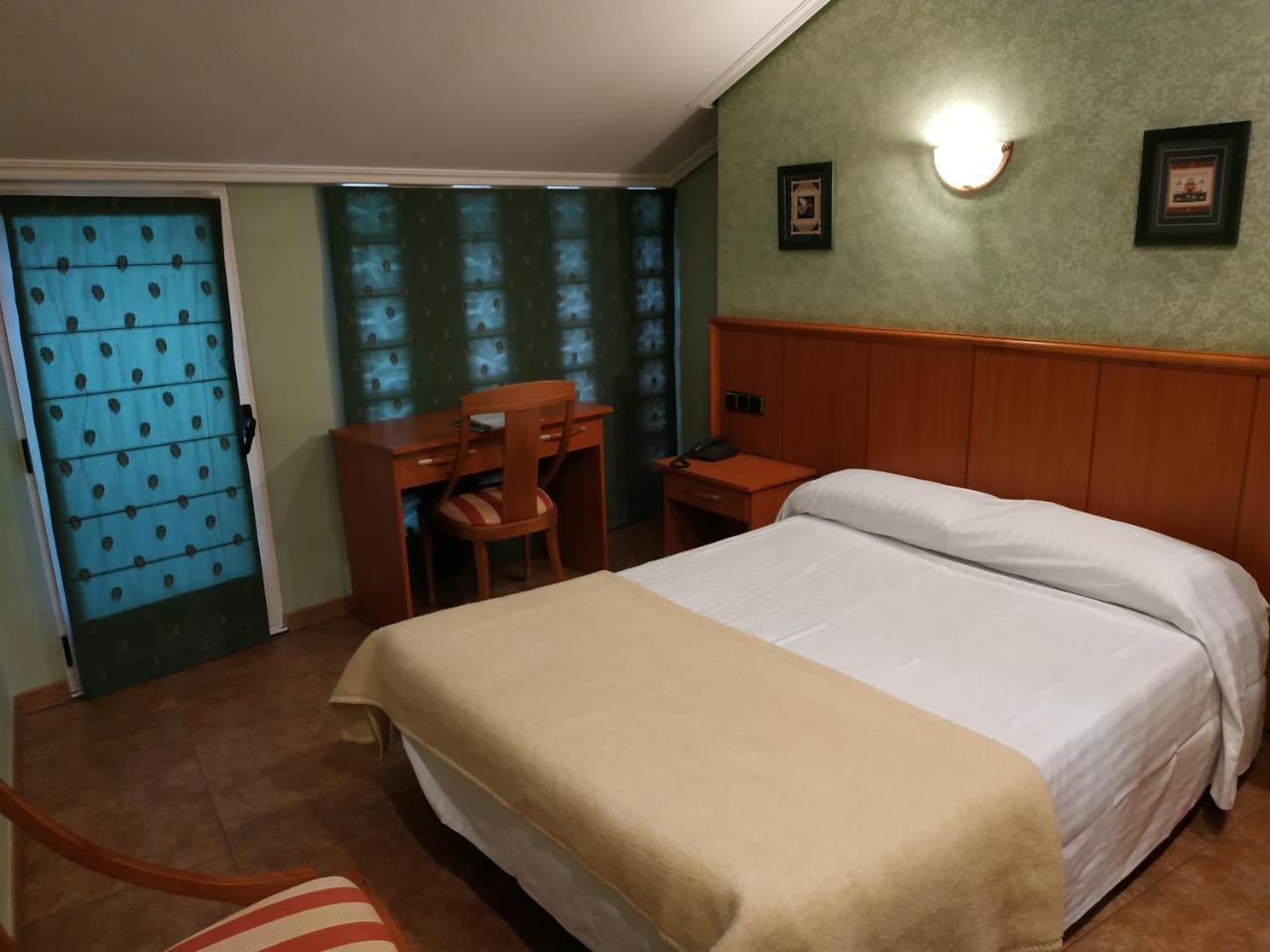 טורדסיאס Hotel Real De Castilla מראה חיצוני תמונה