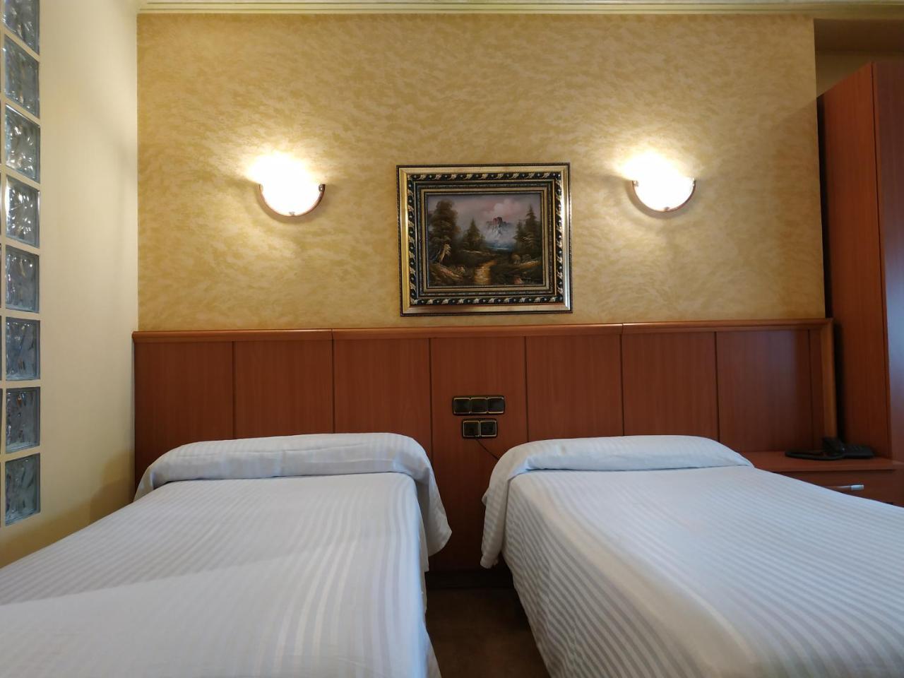 טורדסיאס Hotel Real De Castilla מראה חיצוני תמונה