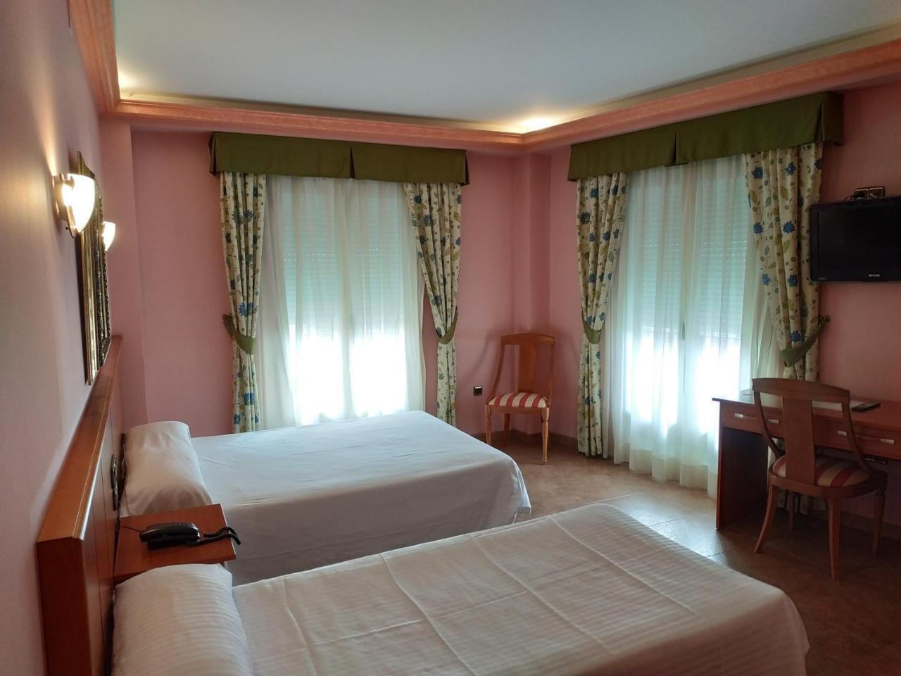 טורדסיאס Hotel Real De Castilla מראה חיצוני תמונה